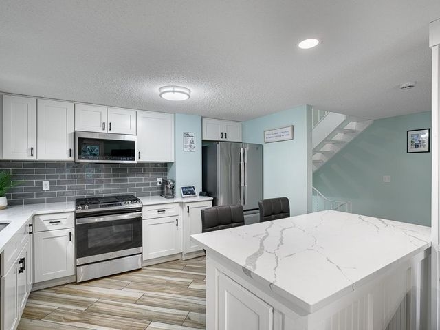 2060 13th Avenue W, Shakopee, MN 55379