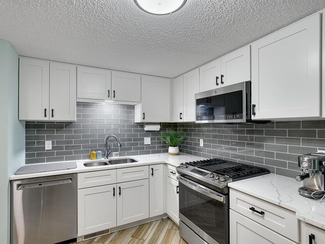 2060 13th Avenue W, Shakopee, MN 55379
