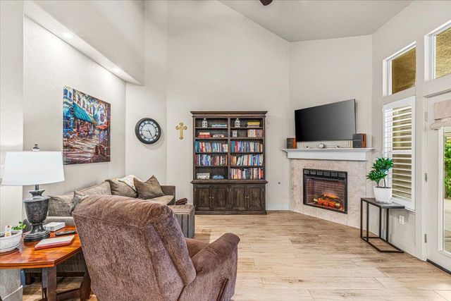 2485 Tigers Dr, Turlock, CA 95382