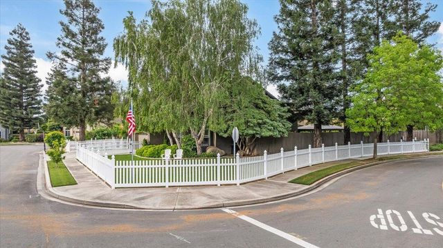2485 Tigers Dr, Turlock, CA 95382