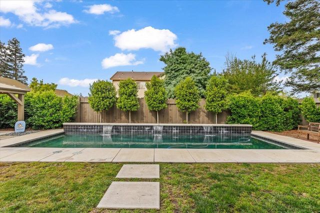 2485 Tigers Dr, Turlock, CA 95382