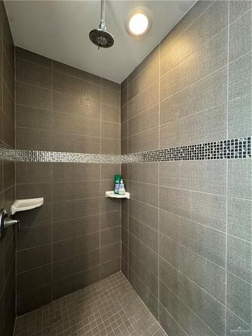 1019 W Mile 6 Road, Elsa, TX 78543