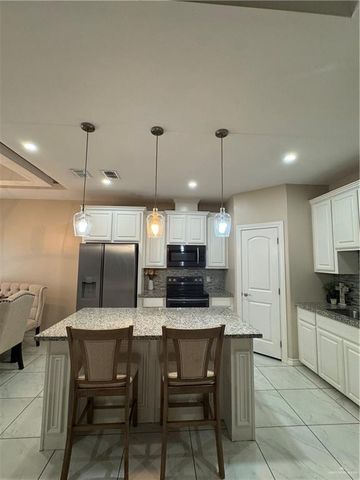 1019 W Mile 6 Road, Elsa, TX 78543