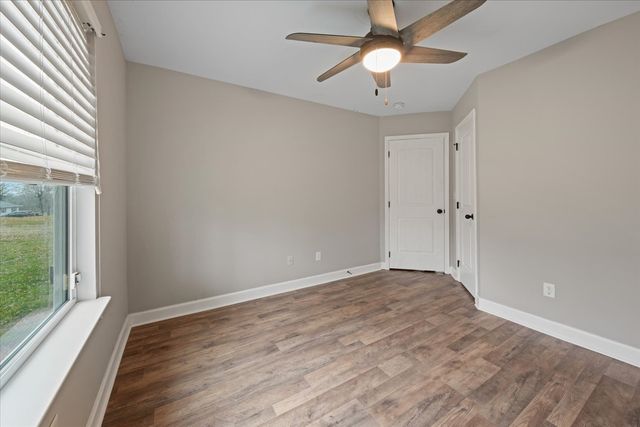 210 Hardin Ave, Dickson, TN 37055