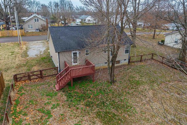 210 Hardin Ave, Dickson, TN 37055