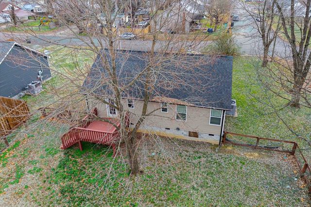 210 Hardin Ave, Dickson, TN 37055
