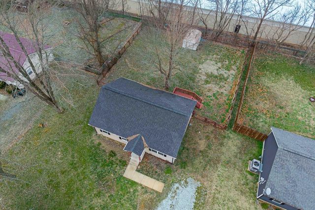 210 Hardin Ave, Dickson, TN 37055