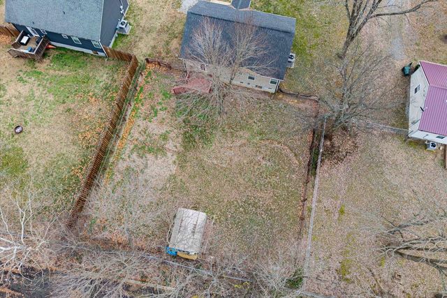 210 Hardin Ave, Dickson, TN 37055