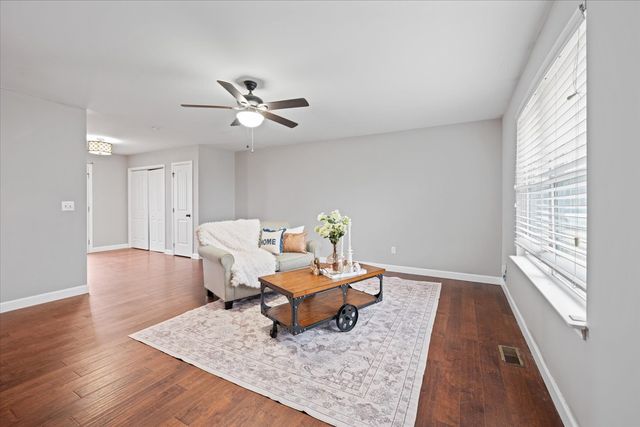 210 Hardin Ave, Dickson, TN 37055