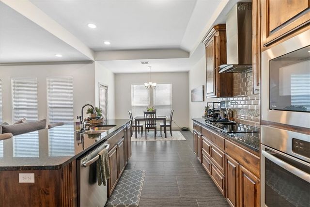1805 Bay Landing Dr, Portland, TX 78374