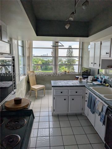 11930 N Bayshore Dr 502, North Miami, FL 33181