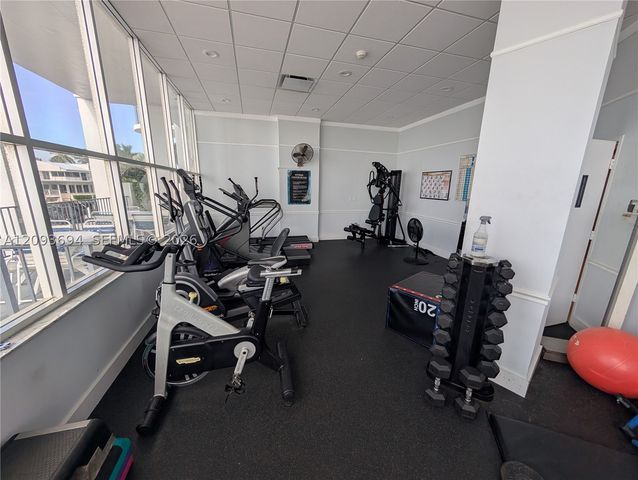 11930 N Bayshore Dr 502, North Miami, FL 33181