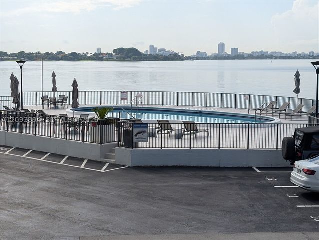 11930 N Bayshore Dr 502, North Miami, FL 33181