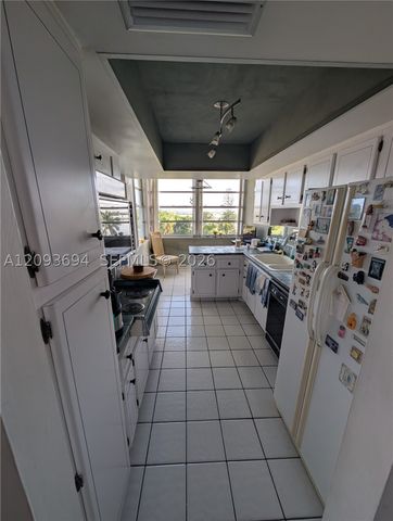 11930 N Bayshore Dr 502, North Miami, FL 33181