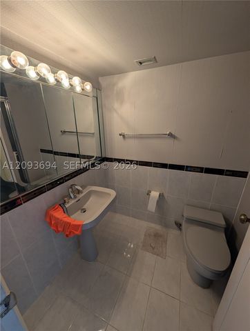 11930 N Bayshore Dr 502, North Miami, FL 33181