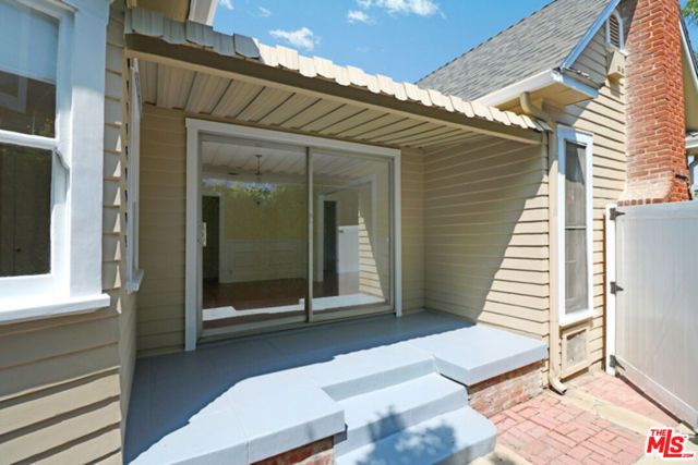 523 N Gower Street, Los Angeles, CA 90004