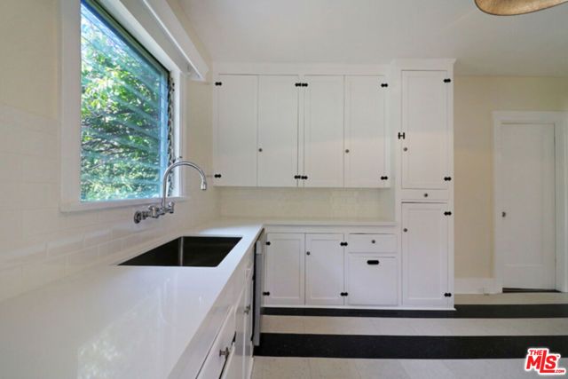 523 N Gower Street, Los Angeles, CA 90004