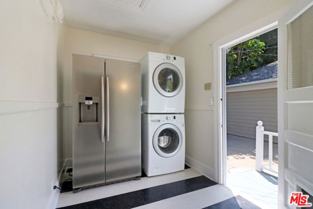 523 N Gower Street, Los Angeles, CA 90004