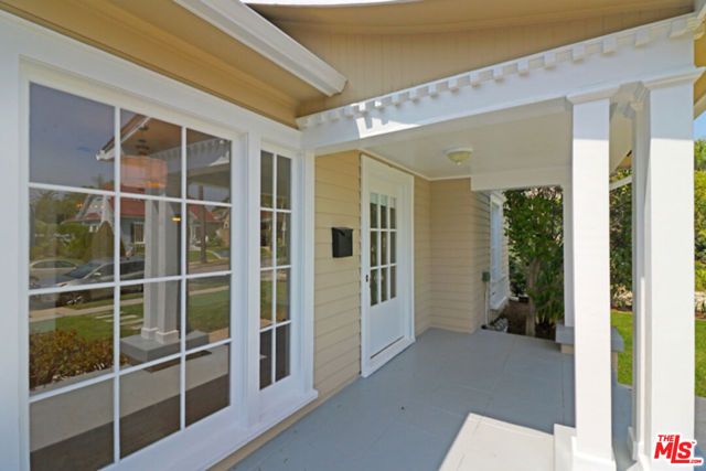 523 N Gower Street, Los Angeles, CA 90004