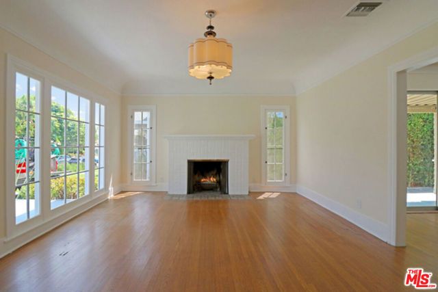 523 N Gower Street, Los Angeles, CA 90004