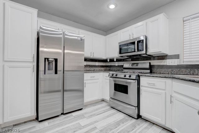 6469 Abbey Door Court, Las Vegas, NV 89122