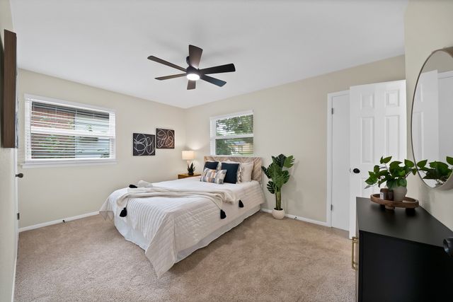 807 Hillcrest Drive, Arlington, TX 76010