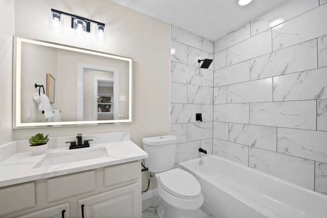 807 Hillcrest Drive, Arlington, TX 76010