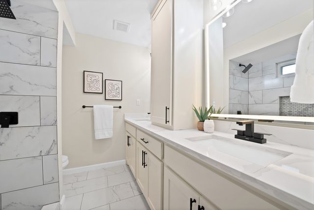 807 Hillcrest Drive, Arlington, TX 76010