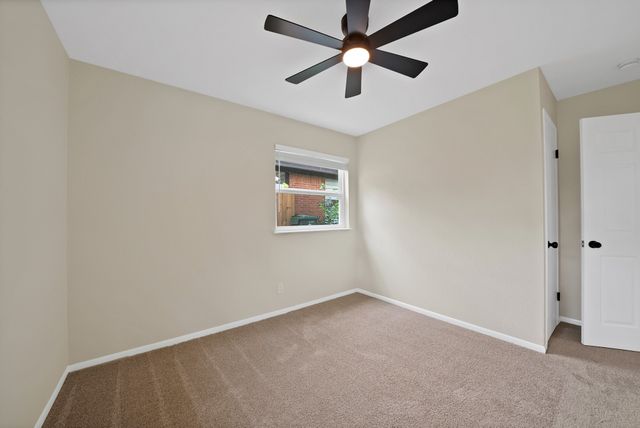 807 Hillcrest Drive, Arlington, TX 76010