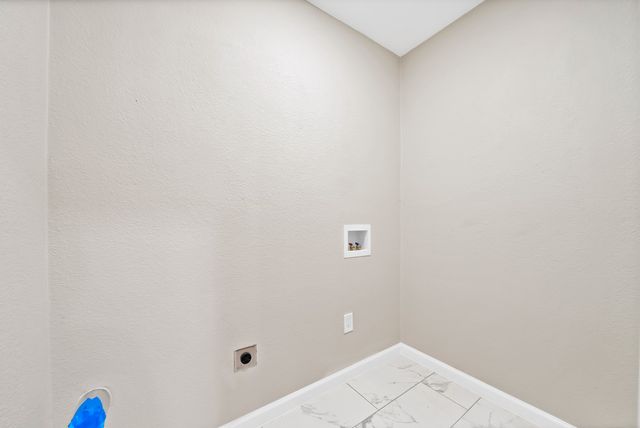 807 Hillcrest Drive, Arlington, TX 76010
