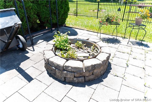 5422 Mansfield Way, Charlestown, IN 47111