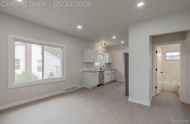 1089 Myrtle Avenue, Waterford Charter Township, MI 48328