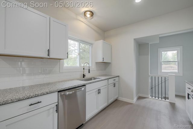 1089 Myrtle Avenue, Waterford Charter Township, MI 48328