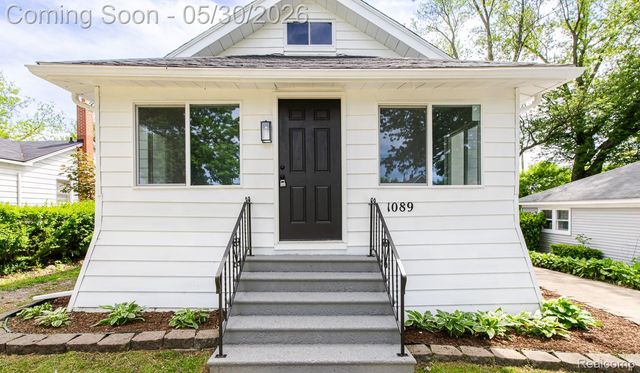 1089 Myrtle Avenue, Waterford Charter Township, MI 48328