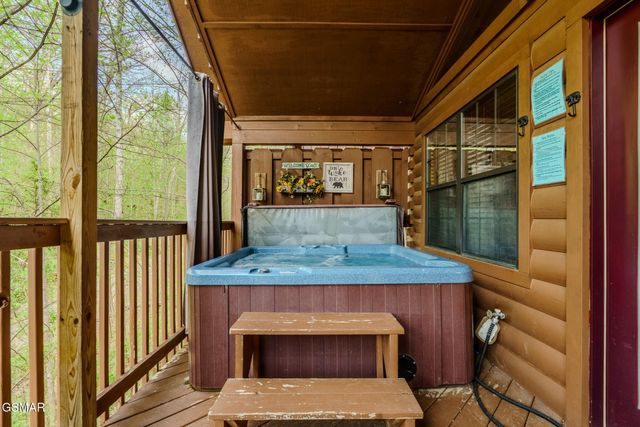 1505 Bears Den Way, Sevierville, TN 37862