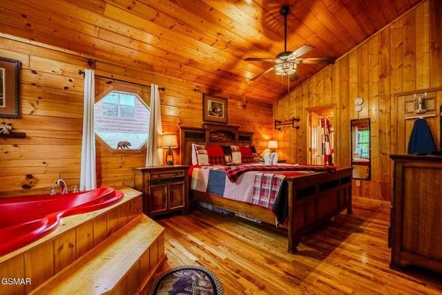 1505 Bears Den Way, Sevierville, TN 37862