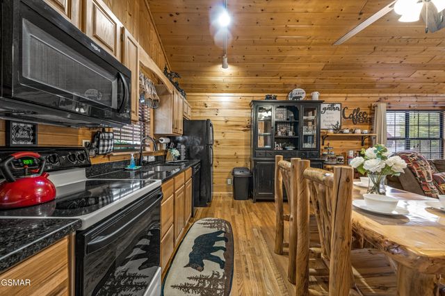 1505 Bears Den Way, Sevierville, TN 37862