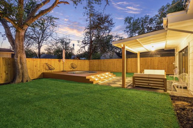 1611 Ridgehaven DR, Austin, TX 78723