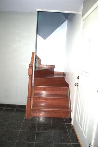 8452 Doncaster Drive, Sterling Heights, MI 48312