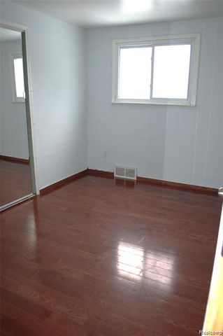 8452 Doncaster Drive, Sterling Heights, MI 48312