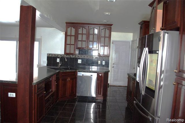 8452 Doncaster Drive, Sterling Heights, MI 48312