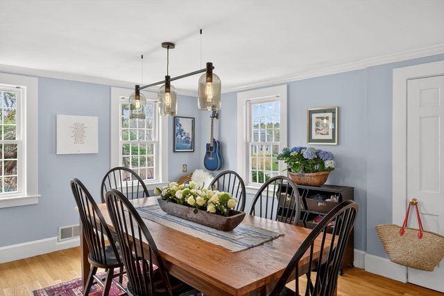 32 Crescent St, Plympton, MA 02367