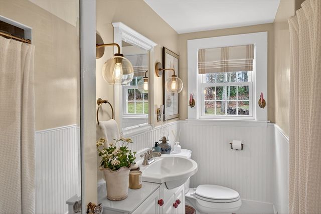 32 Crescent St, Plympton, MA 02367