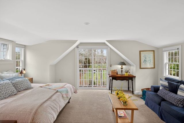 32 Crescent St, Plympton, MA 02367