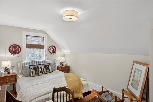 32 Crescent St, Plympton, MA 02367
