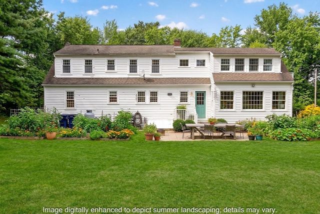 32 Crescent St, Plympton, MA 02367