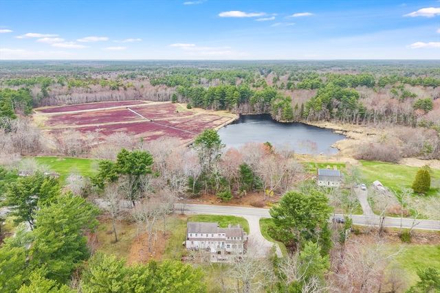 32 Crescent St, Plympton, MA 02367