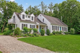 32 Crescent St, Plympton, MA 02367