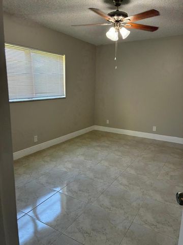 7300 NW 5th Court 106, Margate, FL 33063