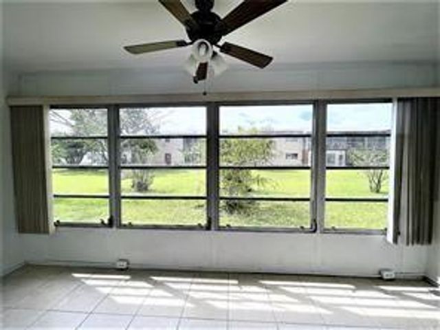 7300 NW 5th Court 106, Margate, FL 33063